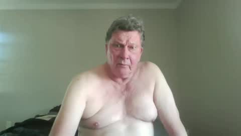 Snapshot of island625103 chatting on September 18, 6:32 pm island625103 online show from September 18, 6:32 pm