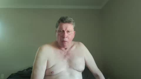 Snapshot of island625103 chatting on October 23, 8:23 pm island625103 online show from October 23, 8:23 pm