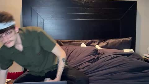 isocialmedia online show from March 6, 4:37 pm