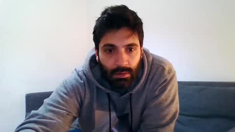 Snapshot of italianboybcn chatting on December 10, 9:33 am italianboybcn online show from December 10, 9:33 am