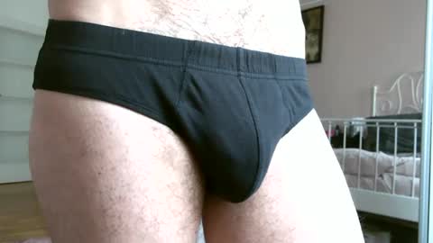 italianmonsterD online show from March 17, 9:45 am