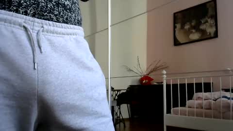 Snapshot of italianmonsterd chatting on February 8, 10:18 am italianmonsterD online show from February 8, 10:18 am