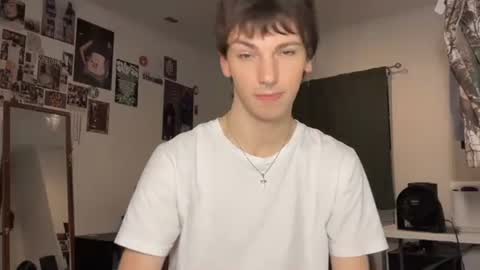 Snapshot of its_rowan chatting on October 17, 1:42 am Rowan online show from October 17, 1:42 am