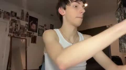 Snapshot of its_rowan chatting on October 30, 1:30 am Rowan online show from October 30, 1:30 am