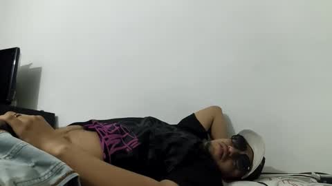 Snapshot of ivanfpc93 chatting on October 12, 7:24 am ivanfpc93 online show from October 12, 7:24 am