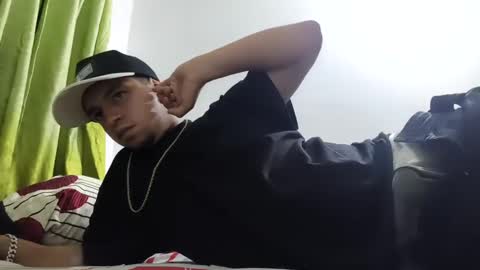 Snapshot of ivanfpc93 chatting on October 20, 5:00 am ivanfpc93 online show from October 20, 5:00 am