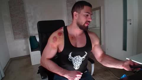 IvanHydee online show from March 8, 5:44 am