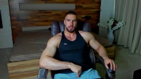 IvanHydee online show from May 18, 4:29 am