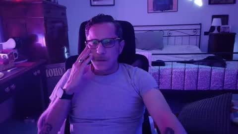 yves online show from November 10, 7:13 am