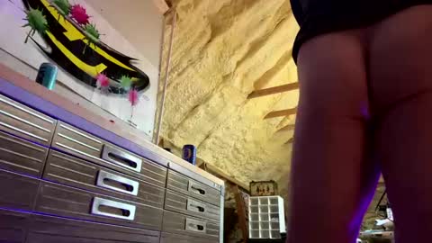 Snapshot of iwinnner chatting on November 1, 2:48 am That Guy online show from November 1, 2:48 am