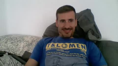 Snapshot of iyoperro chatting on October 26, 11:45 am Casandro online show from October 26, 11:45 am