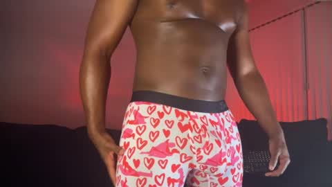 IzzyBear online show from March 1, 3:21 am