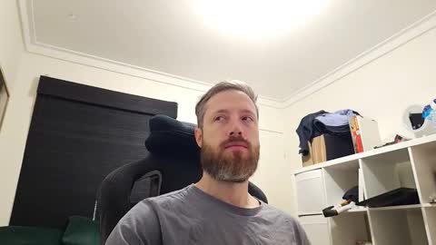 Johnny Thunder online show from October 16, 12:51 am