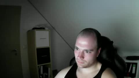 here4y online show from November 25, 9:17 pm