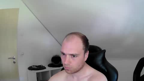 here4y online show from May 9, 9:54 am