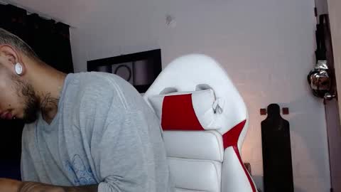 Michael Caicedo online show from February 8, 4:03 am