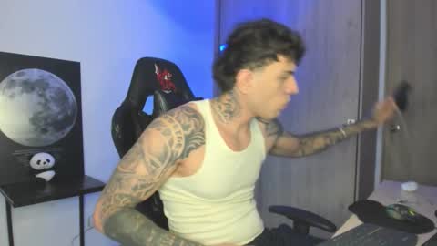 jacobb116 online show from November 12, 1:11 am