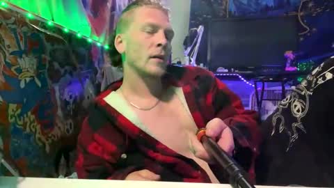 twistedboy online show from June 7, 1:01 am