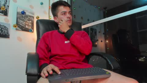 JACOB STONES online show from December 19, 6:12 am