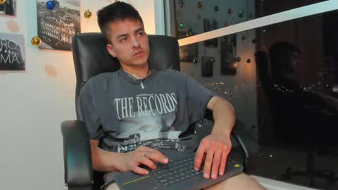 JACOB STONES online show from December 7, 1:04 am