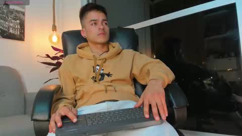 JACOB STONES online show from February 11, 4:55 am