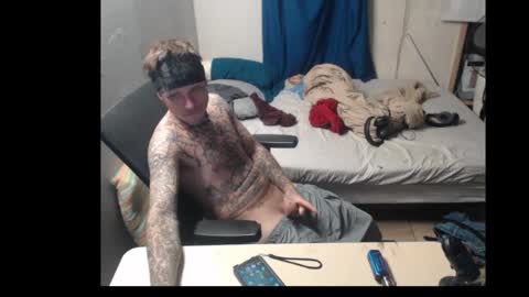 showingitoff online show from November 7, 4:27 am