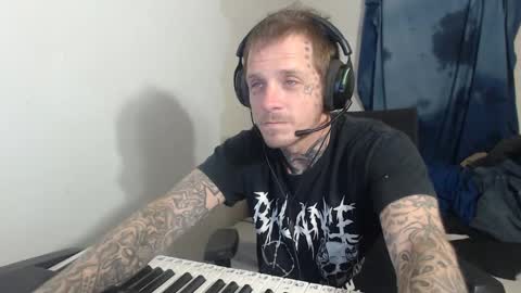 showingitoff online show from September 14, 3:19 am