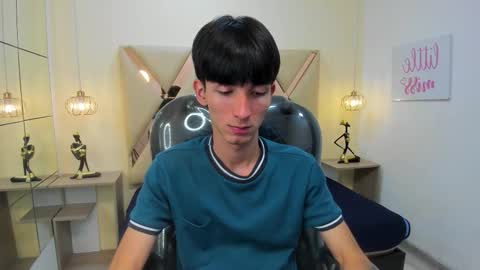 Snapshot of jake_evanss_ chatting on September 23, 3:39 am JAKE online show from September 23, 3:39 am