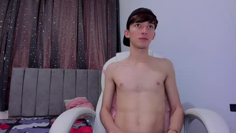 Snapshot of jake_evanss_ chatting on December 16, 5:33 pm JAKE online show from December 16, 5:33 pm