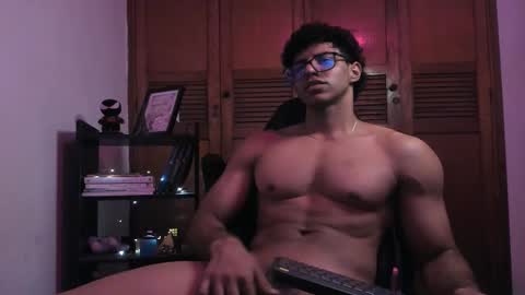 jake_hill1 online show from October 1, 4:38 am