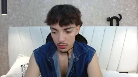 jake_laraxxx online show from September 21, 6:52 pm