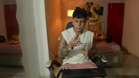 Snapshot of jake_pons chatting on February 28, 12:21 am Jake Pons online show from February 28, 12:21 am