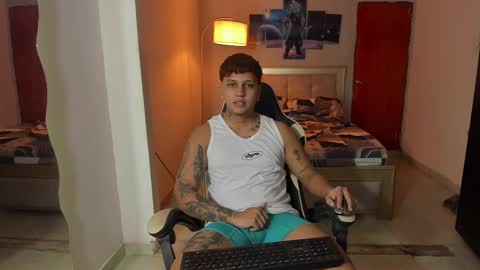 Snapshot of jake_pons chatting on February 12, 2:45 am Jake Pons online show from February 12, 2:45 am