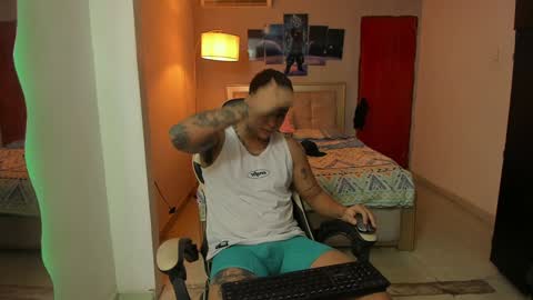 Snapshot of jake_pons chatting on January 13, 3:12 am Jake Pons online show from January 13, 3:12 am