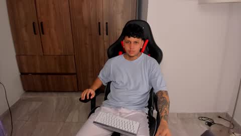 Snapshot of jake_pons chatting on October 10, 3:17 pm Jake Pons online show from October 10, 3:17 pm