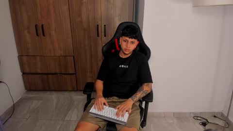 Snapshot of jake_pons chatting on October 2, 12:09 pm Jake Pons online show from October 2, 12:09 pm