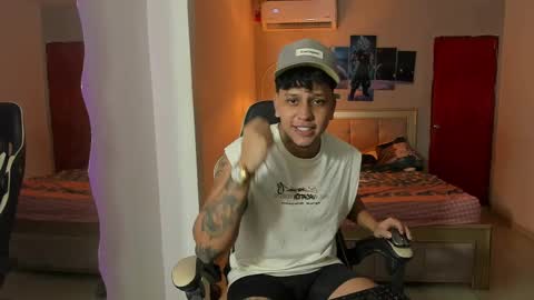 Snapshot of jake_pons chatting on March 8, 3:37 am Jake Pons online show from March 8, 3:37 am