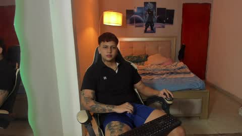 Snapshot of jake_pons chatting on January 22, 4:02 pm Jake Pons online show from January 22, 4:02 pm