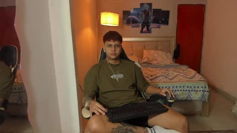 Snapshot of jake_pons chatting on January 21, 10:01 am Jake Pons online show from January 21, 10:01 am