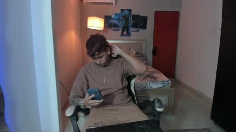 Snapshot of jake_pons chatting on December 23, 4:12 am Jake Pons online show from December 23, 4:12 am