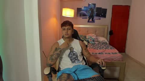 Snapshot of jake_pons chatting on December 29, 9:41 pm Jake Pons online show from December 29, 9:41 pm