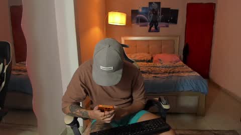 Snapshot of jake_pons chatting on February 1, 1:34 am Jake Pons online show from February 1, 1:34 am