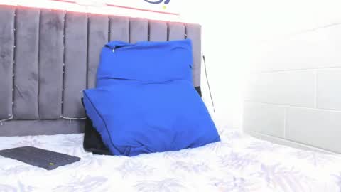 Hi guys im new 3 online show from January 31, 2:49 pm