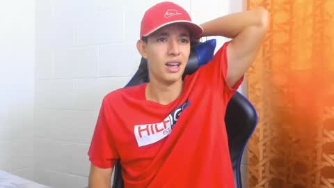 Hi guys im new 3 online show from February 13, 6:05 pm