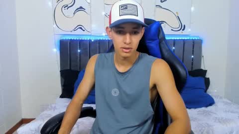 Hi guys im new 3 online show from December 11, 8:27 pm