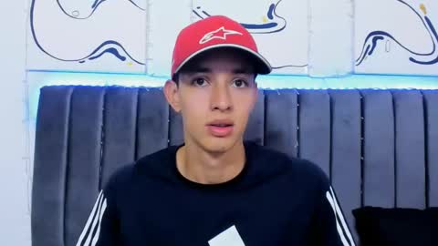 Hi guys im new 3 online show from February 14, 5:14 pm