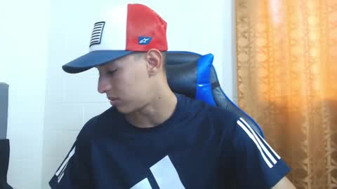 Hi guys im new 3 online show from March 10, 6:34 pm