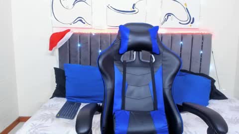 Hi guys im new 3 online show from December 27, 7:35 pm