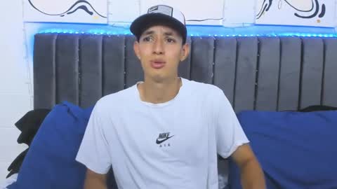 Hi guys im new 3 online show from February 7, 10:09 pm