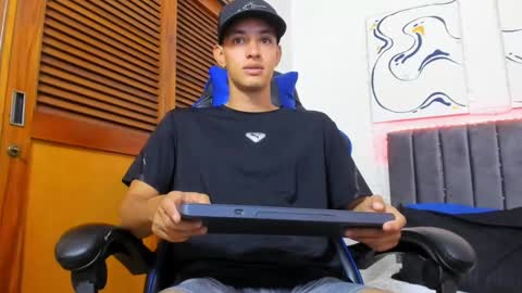 Hi guys im new 3 online show from January 27, 7:03 pm